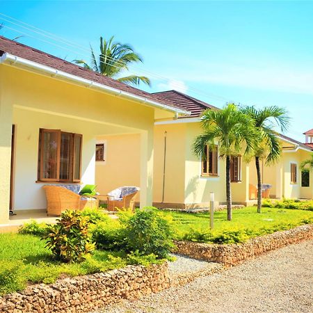 V-Szameitat Homes Diani Beach Kültér fotó