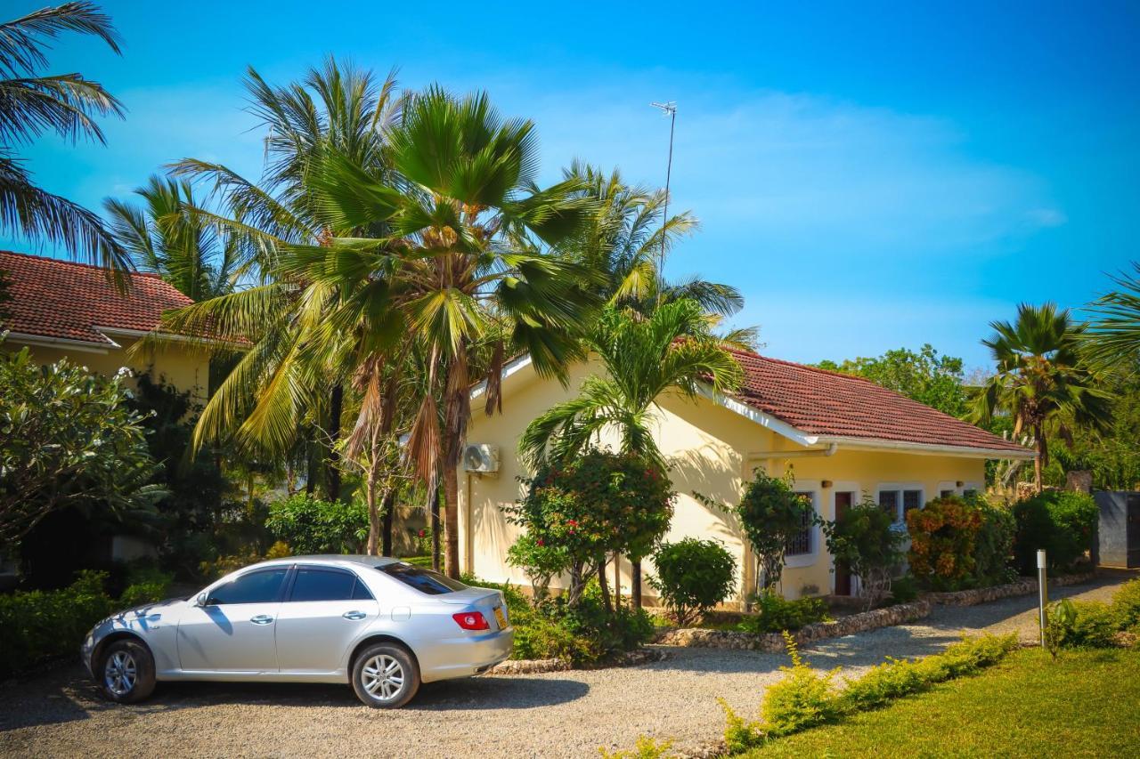 V-Szameitat Homes Diani Beach Kültér fotó